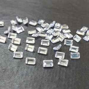 โทแพซสีขาวธรรมชาติทรงแปดเหลี่ยมเจียระไนแบบเหลี่ยมเพชรพลอย  ขนาดมาตรฐาน  พร้อมใบรับรอง  ไม่ผ่านการปรับแต่ง  พร้อมสำหรับการฝังในเครื่องประดับ - Product Image 2