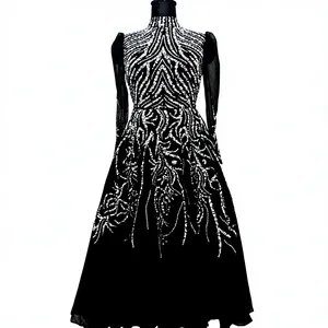 Robe de soirée élégante à col haut, perlée, coupe trapèze, longueur mi-mollet, avec tissu en tulle transparent - Product Image 1