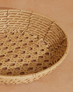 Bandeja redonda tejida, bandeja de servir de fibra natural para mesa de café, decoración del hogar y estilo de mesa - Product Image 4