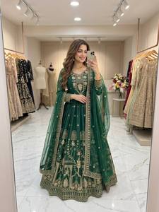 Nuevo Diseño Fox Georgette con Bordado y Lentejuelas de 5mm, Conjunto de Gown, Pantalón y Dupatta, Listo para Usar, Largo hasta el Suelo, para Fiesta, de Secado Rápido y Elástico - Product Image 3