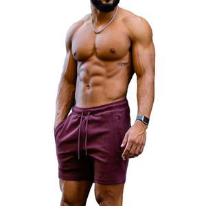 กางเกงวิ่งขาสั้นผู้ชายปี 2026 ผ้าฝ้ายเรียบง่ายทันสมัย ระบายอากาศได้ดี เอวยางยืด เหมาะสำหรับออกกำลังกาย ฟิตเนส ใส่ลำลอง ดีไซน์ผ่าข้าง สำหรับฤดูร้อน - Product Image 1