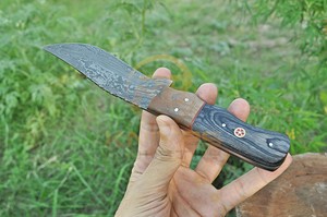 Couteau de chasse Damas haut de gamme fait main – Lame fixe ultra-affûtée avec manche ergonomique en bois pour le camping et le bushcraft - Product Image 5
