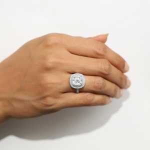 Anillo de doble halo fino de oro macizo de 10k, 14k, 18k con diamante cultivado en laboratorio de 3 CT con corte cojín y diamante redondo de 0.67 CT, color E, claridad VVS, certificado IGI. - Product Image 5