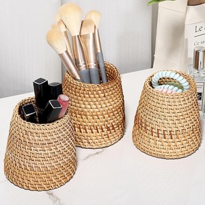 Panier de rangement essentiel pour bureau, conteneur à papeterie, porte-stylos en rotin, étui à crayons avec logo personnalisé - Product Image 3