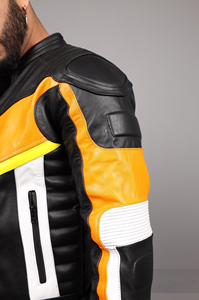 Blouson de sport en cuir pour homme, noir et orange, avec empiècements en peau d'agneau Chevron, col montant, fermeture éclair sur le devant, style course - Product Image 4