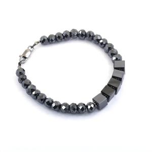 Bracelet en perles de diamants facettés en moissanite noire ronde de 7 mm et cubes de 8 mm - Product Image 2