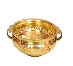 Bol Urli Classique en Métal Décoratif pour Diya Flottant, Finition Laiton, pour Temple, Maison et Décoration Festive - Product Image 3