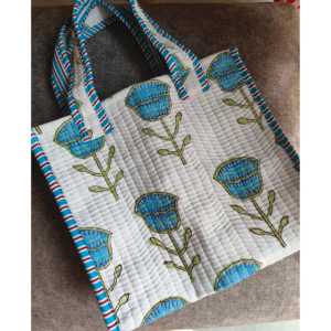 Vestidos Casuales Mini Tulip Kiss de The Quince Life con Estampado Artesanal - Product Image 2