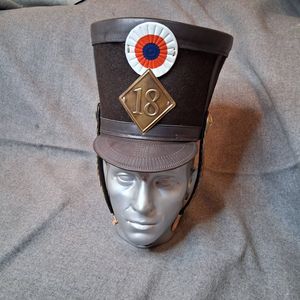 Chapeau shako des guerres napoléoniennes françaises, probablement pour le 18e régiment de ligne - Product Image 1