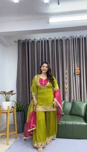 Ensemble indien pakistanais vert rose, veste sherwani en velours brodé avec dupatta pour les mariages et les festivals - Product Image 3