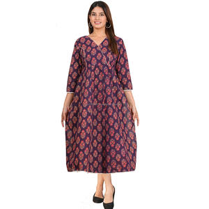 Conjunto de trajes estampados florales de bloque de mano de algodón 100% o Kurtis para mujer con ropa de fiesta india de trabajo bordada - Product Image 1