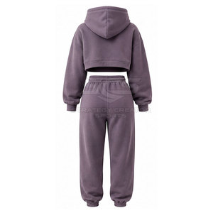 Ensemble de sweats à capuche courts avec haut et bas assortis, tissu doux, coupe confortable et style simple pour femmes - Product Image 5