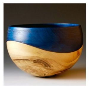 Bol en résine époxy et bois d'acacia fait main de qualité supérieure avec finition brillante, écologique et léger pour une utilisation moderne en cuisine - Product Image 2