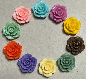ลูกปัดเรซิ่นรูปดอกกุหลาบหลากสีแบบแบนสำหรับทำเครื่องประดับ DIY งานฝีมือตกแต่ง - Product Image 1