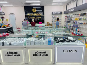 Estante de Exhibición de Vidrio Templado de Alta Gama Personalizado para Supermercados, Estante Extraíble con Iluminación LED, ADong A56, Fábrica en Vietnam, OEM - Product Image 2