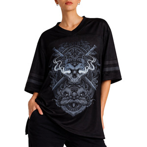 เสื้อเจอร์ซีย์อเมริกันฟุตบอลผู้หญิงไซส์ใหญ่ สีดำ ผ้าตาข่าย พิมพ์ลายกราฟิก ระบายอากาศได้ดี คอวี โพลีเอสเตอร์ สไตล์สตรีทสปอร์ต รับสั่งทำ MOQ ต่ำ - Product Image 1