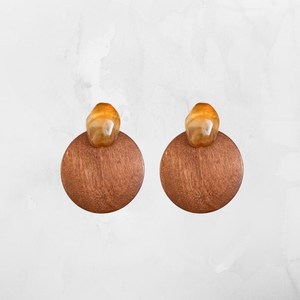 Boucles d'oreilles en disque de bois avec capuchons de perles en ambre, design grain de bois naturel, composants de bijoux pour la création et les accessoires - Product Image 1