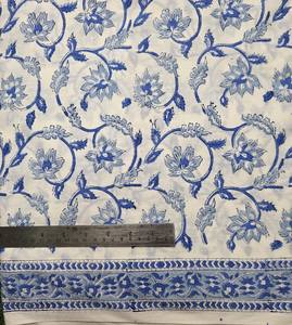 Tela de Algodón Estampada con Bloques Florales Azules, Tela de Algodón Estampada a Mano en India, Tela de Algodón Suave y Ligera para Vestidos y Costura - Product Image 1