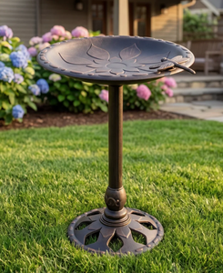 Fontaine à oiseaux vintage en aluminium moulé fini bronze, sur piédestal, pour jardin extérieur, décoration de jardin, mangeoire à oiseaux - Product Image 1