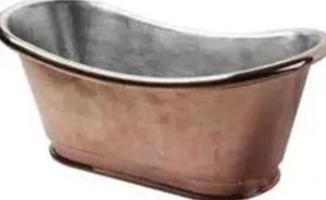 Bañera independiente de cobre antiguo con patas de gato, ovalada, de metal, para remojarse, hecha en Uttar Pradesh, India. - Product Image 3