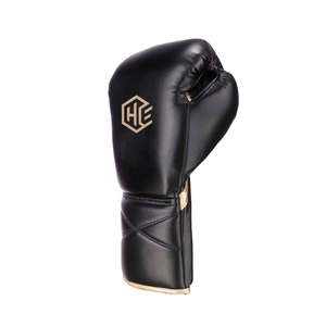 Ensemble de protection de boxe de qualité supérieure : protège-tête, gants, protège-glandes, équipement d'entraînement en cuir PU durable, personnalisable - Product Image 4