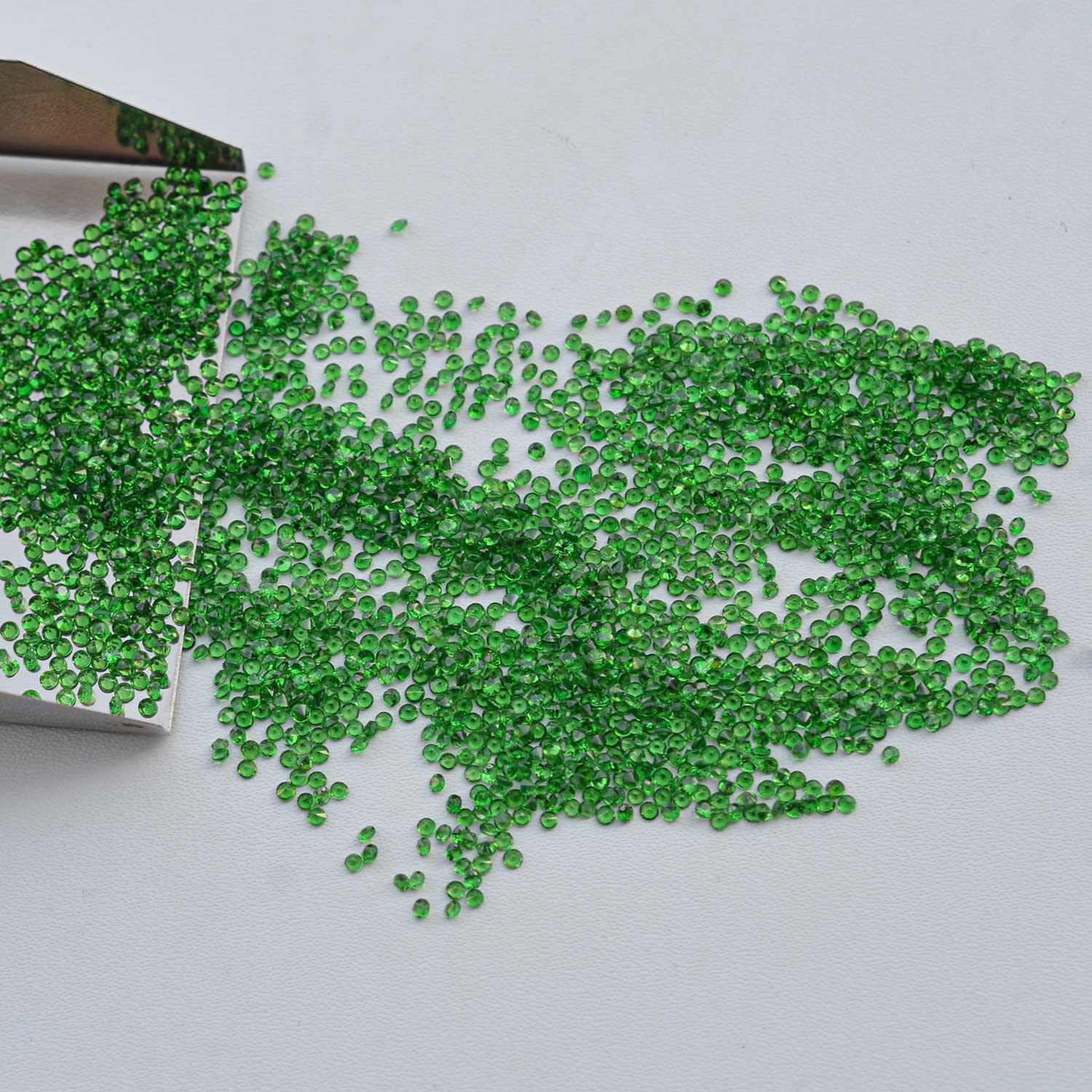 สีเขียว