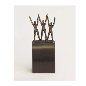 Sculpture en aluminium coulé conçue pour mettre en valeur les environnements décoratifs grâce à une expression raffinée et un mérite durable - Product Image 3