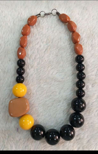 Collar de cuentas de resina de diseño, hecho a mano, de lujo moderno, troquelado, regalo de negocios, joyería para damas - Product Image 5