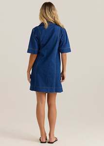 Classic Blue Wash Denim Wrap Dress Machine Stitched Comfortable Fitted Denim Wrap Denim Jeans V-Neck Casual Dresses In Low MOQ - Product Image 5