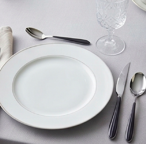 Ensemble de couverts en acier inoxydable, design minimaliste, finition miroir haute brillance, compatible lave-vaisselle, manche noir, pour la table de mariage - Product Image 4
