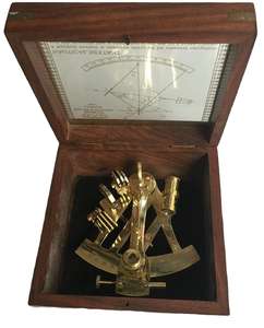 Sextant et astrolabe de style antique en laiton, instrument de navigation céleste avec boîte de rangement en bois - Product Image 2