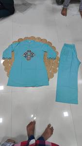 Ensemble ethnique en coton bleu ciel pour femmes avec broderie, pantalon ample longueur cheville, idéal pour les tenues décontractées, style Inde Pakistan - Product Image 5