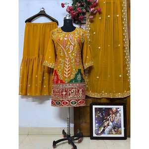 Ensemble haut et bas en mousseline de soie de créateur avec dupatta pour tenue de soirée, manches trois-quarts - Product Image 1