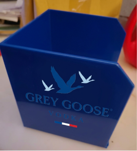 Porte-serviettes de bar Grey Goose - NOUVEAU avec logo Grey Goose - Product Image 1