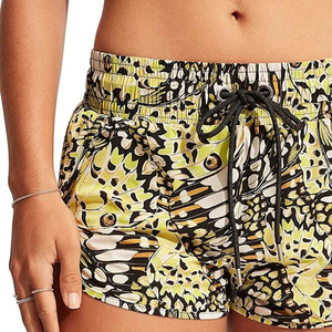 Shorts para Mujer con Estampado de Flores, Shorts Sublimados con Diseño Personalizado, Shorts de Playa de Alta Calidad, Ropa Deportiva Personalizable - Product Image 5