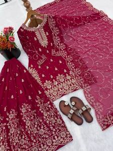 ชุดเสื้อผ้าพื้นเมืองสำหรับงานเฉลิมฉลอง พร้อมผ้าคลุมไหล่ ดีไซน์ทันสมัย โดดเด่นด้วยการตกแต่งแบบพลิ้วไหว เหมาะสำหรับงานสังสรรค์ในครอบครัว ราคาขายส่ง - Product Image 3