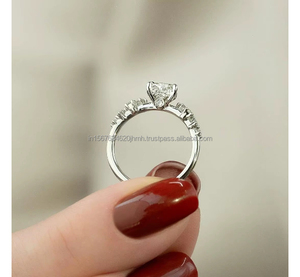 Anillo de Diamantes de Lujo en Forma de Corazón en Oro Blanco Sólido con Piedras Laterales, Anillo de Compromiso Romántico, Joyería Fina para Novia, San Valentín - Product Image 2