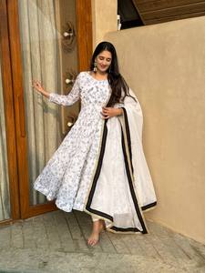 Ensemble ANARKALI PENT avec dupatta, maxi jupe évasée, taille naturelle, tissage brodé - Product Image 5
