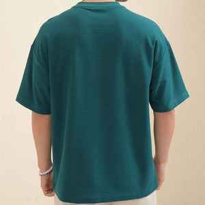 เสื้อยืดคอกลมแขนสั้นสีเขียวเข้มสำหรับผู้ชาย ทรงปกติ สวมใส่สบาย ผ้าถักลายดอกไม้ 100% ผ้าฝ้าย ระบายอากาศได้ดี - Product Image 3