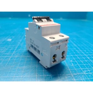 Contrôleur de débit de gaz Pivotal Systems 32-03513 Ar 2000SCCM GFC S2K, d'occasion, comme il est, pièces d'équipement semi-conducteur d'époque - Product Image 1