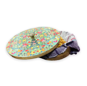Casserole en bois artisanale avec couvercle vert, motif floral gravé, pot de service pour cuisine, produit très vendu - Product Image 1