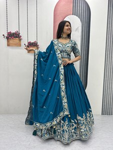 Ensemble Lehenga Choli en Chinon Teal avec broderies et sequins très richement décorés - Product Image 1