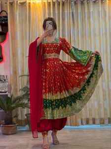 Vestidos de novia afganos étnicos Kuchi hechos a mano, transpirables, bordados, para mujer, estilo Pashtun, vestido Kabul largo. - Product Image 4