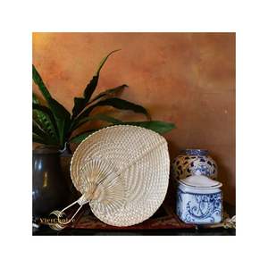 Éventail en bambou tissé à la main de qualité supérieure, outil de refroidissement naturel manuel, portable pour l'extérieur et la maison, artisanat vietnamien - Product Image 1