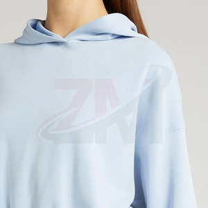เสื้อฮู้ดดี้ครอปผู้หญิง ดีไซน์เนอร์ สีฟ้าอ่อน ผ้าฝ้ายฟลีซ 100% ระบายอากาศได้ดี นุ่มพิเศษ คุณภาพพรีเมียม ทรงโอเวอร์ไซส์ สไตล์สตรีทแวร์ - Product Image 4