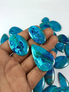 ควอตซ์สีน้ำเงินธรรมชาติ ชาตัคไซต์ พลอยหลวมแบบคาโบชอง ขายส่ง งานแฮนด์เมด สำหรับบำบัดรักษา รูปทรงคละแบบ สำหรับทำเครื่องประดับ - Product Image 3