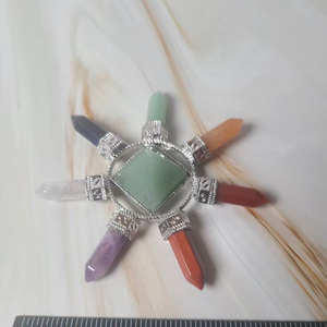 Générateur de cristaux 7 chakras, pyramide conique en quartz, générateur d'aventurine verte 7 chakras - Product Image 1
