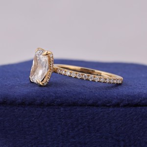 Anillo de Compromiso con Diamante Cultivado en Laboratorio, Corte Ashoka de 3 Quilates, Platino 950, Joyería Elegante y Sostenible, Solitario Atemporal y Moderno - Product Image 6