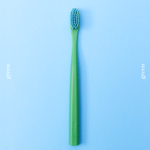 Cepillo de Dientes Coreano Smize Extra Suave con Cerdas de Grafeno Antibacterianas, Tamaño de Viaje, Ergonómico - Product Image 4
