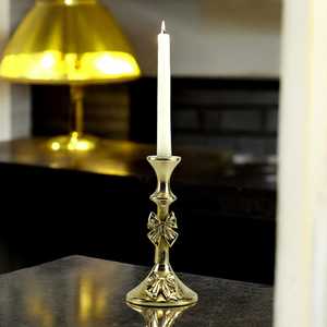 Porte-bougie en aluminium Golden Spark, fait main, écologique, durable, avec un design en forme de nœud, pour la décoration de mariage et de la maison - Product Image 3